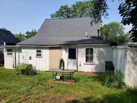 104 Spring, Yale, MI 48097 photo 2