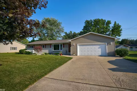 127 Woodlawn, Saint Charles, MI 48655