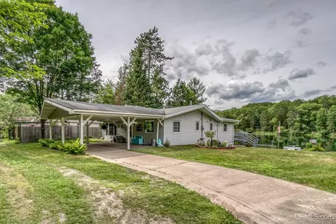 W8340 S Spring Lake, Iron Mountain, MI 49801