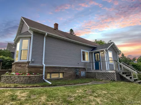 626 E Stanton, Iron Mountain, MI 49801