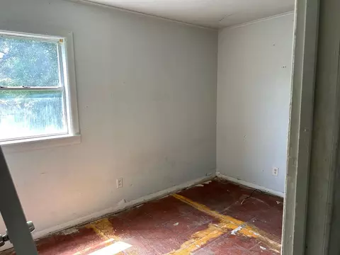 619 Partridge, Flint, MI 48503 photo 2