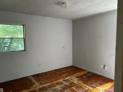 619 Partridge, Flint, MI 48503 photo 3