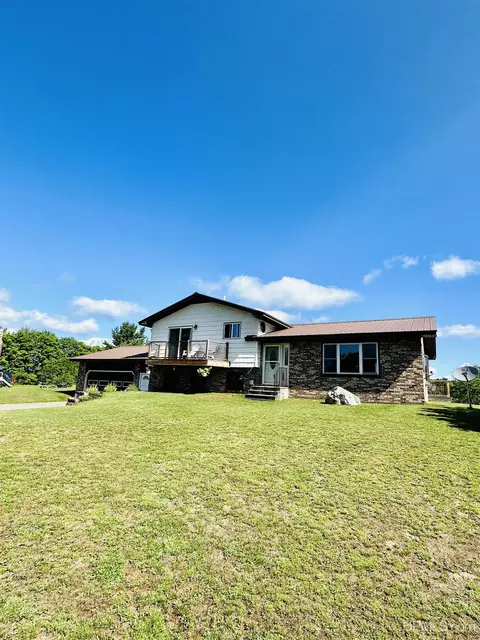 120 Mitchell, Negaunee, MI 49866 photo 3