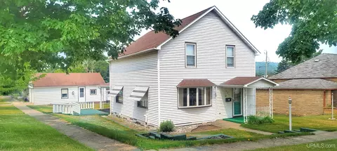 601 Oak, Norway, MI 49870