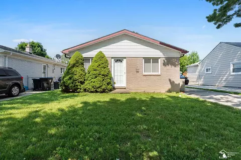 25220 Fairgrove St, Woodhaven, MI 48183