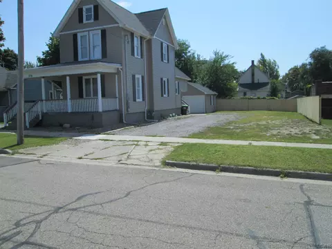 370 Frank, Adrian, MI 49221