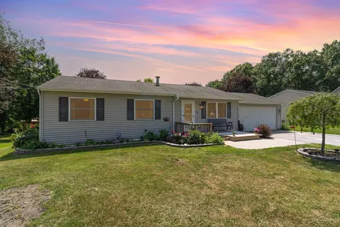 5765 Crandall, Howell, MI 48855
