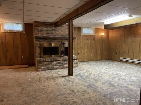 332 E Kingsford, L'anse, MI 49946 photo 16