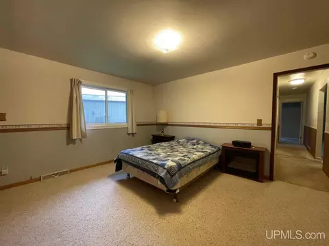 332 E Kingsford, L'anse, MI 49946 photo 14
