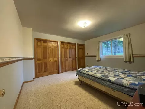 332 E Kingsford, L'anse, MI 49946 photo 12