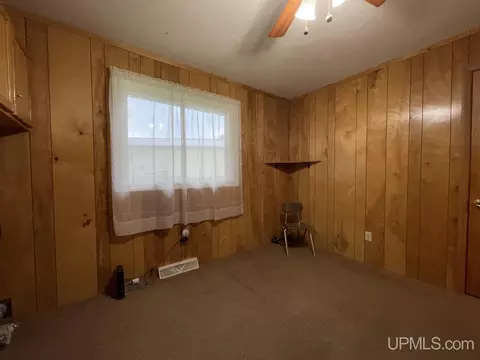 332 E Kingsford, L'anse, MI 49946 photo 11