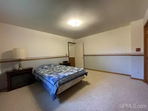 332 E Kingsford, L'anse, MI 49946 photo 13
