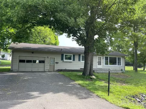 332 E Kingsford, L'anse, MI 49946