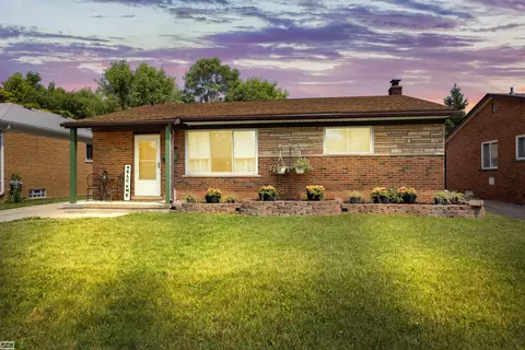 16913 Hauss, Eastpointe, MI 48021