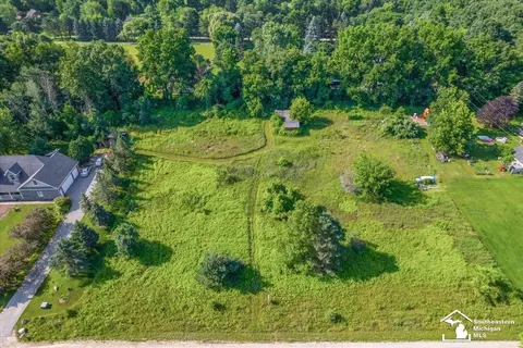 Vacant Meadowfield, Leonard, MI 48367 photo 12