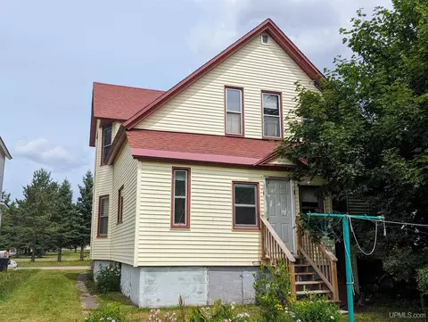 146 S Iroquois, Laurium, MI 49913