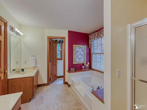 1489 Stonegate, Temperance, MI 48182 photo 38