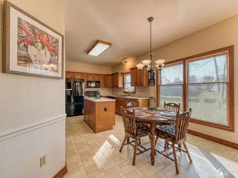 1489 Stonegate, Temperance, MI 48182 photo 11