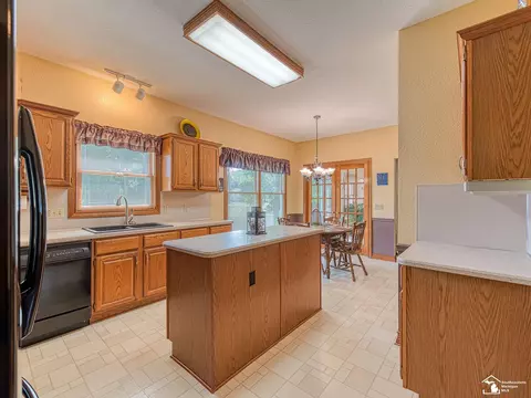 1489 Stonegate, Temperance, MI 48182 photo 6