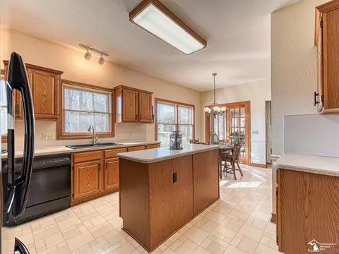 1489 Stonegate, Temperance, MI 48182 photo 4