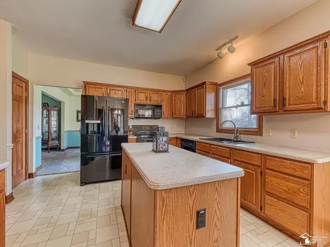 1489 Stonegate, Temperance, MI 48182 photo 5