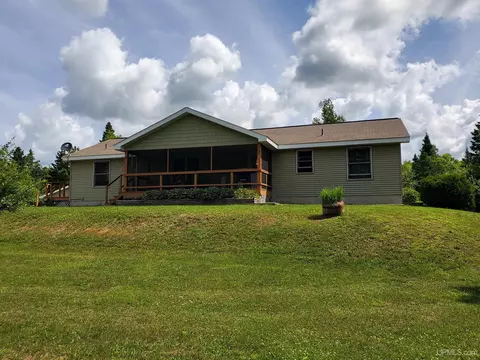 146 N Dukes, Skandia, MI 49885