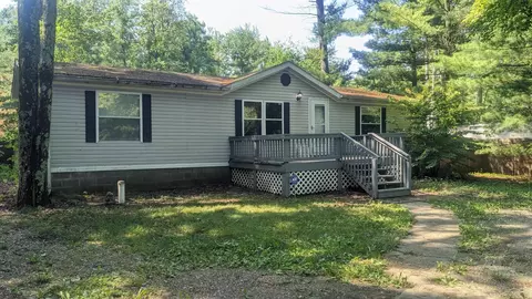 801 W Maplecrest, Sanford, MI 48657
