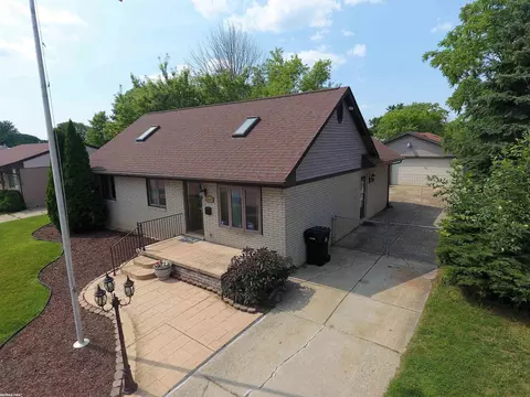 20005 Bigelow, Roseville, MI 48066