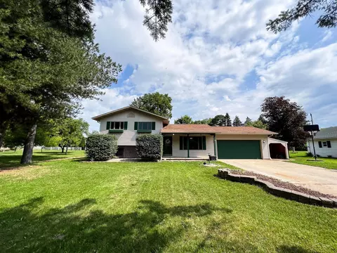 1605 E Deckerville, Caro, MI 48723