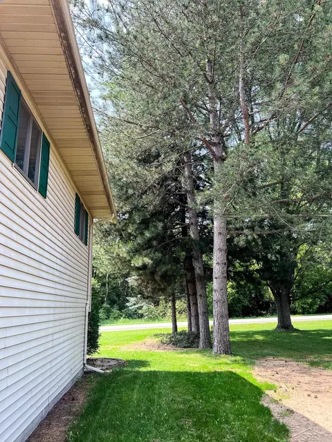 1605 E Deckerville, Caro, MI 48723 photo 6
