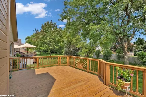 48742 Windmill Cir E, Macomb, MI 48044 photo 8