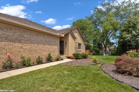 48742 Windmill Cir E, Macomb, MI 48044 photo 3