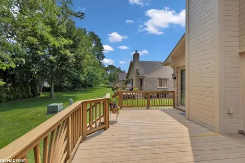 48742 Windmill Cir E, Macomb, MI 48044 photo 5