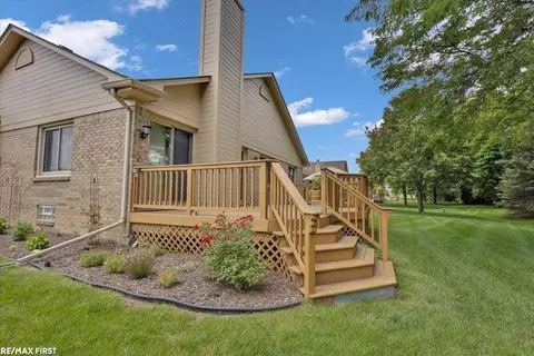 48742 Windmill Cir E, Macomb, MI 48044 photo 2