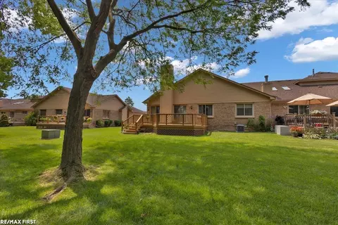 48742 Windmill Cir E, Macomb, MI 48044 photo 4