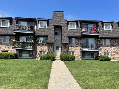 421 Riviera, Saint Clair Shores, MI 48080