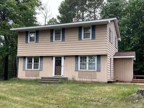 w3938 Lake Mary Drive North, Vulcan, MI 49892