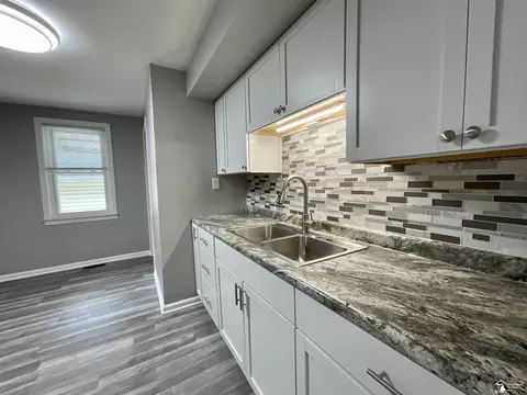 904 E 9th, Monroe, MI 48161 photo 5