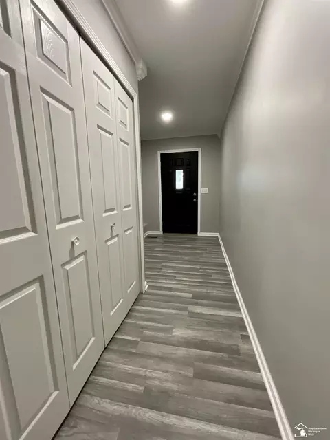 904 E 9th, Monroe, MI 48161 photo 3