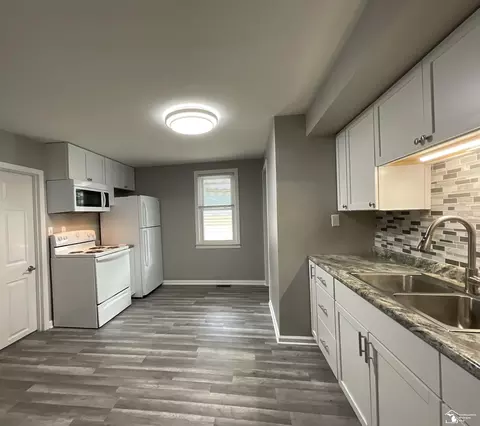 904 E 9th, Monroe, MI 48161 photo 4