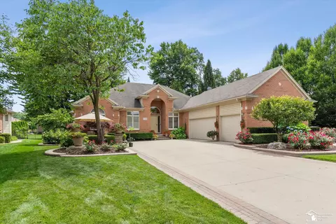 21508 Raintree, Macomb, MI 48044 photo 2