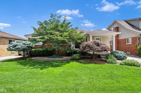 26412 Ursuline, Saint Clair Shores, MI 48081