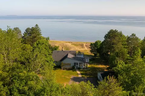 493 Lakewood, Marquette, MI 49855