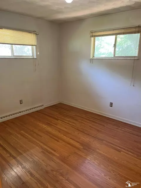 8089 Comanche, Temperance, MI 48182 photo 16