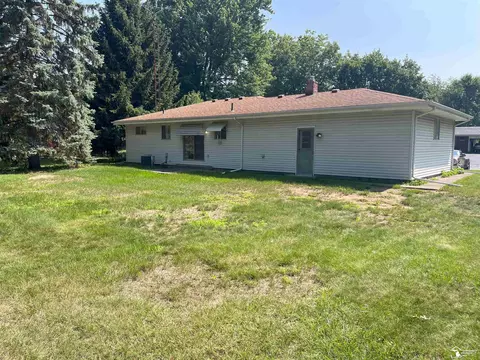 8089 Comanche, Temperance, MI 48182 photo 5