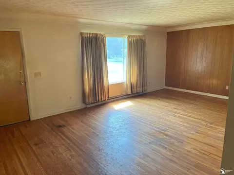 8089 Comanche, Temperance, MI 48182 photo 10