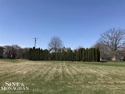 17 Old Course Rd, Saint Clair, MI 48079
