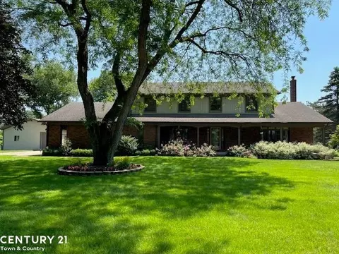 39100 Chartier, Harrison Township, MI 48045