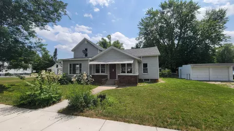 120 E Walnut, Petersburg, MI 49270