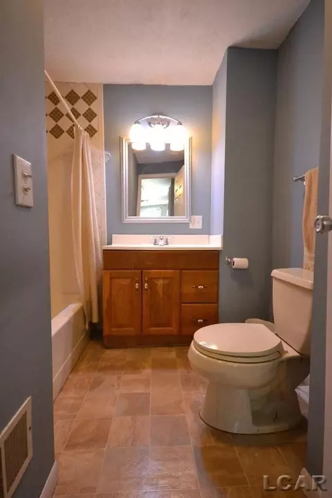 1135 Vine, Adrian, MI 49221 photo 6